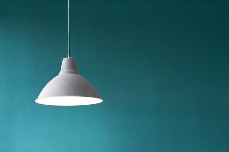 Warm glow pendant lamp